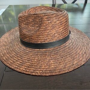 Women’s straw hat